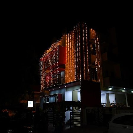 Varsha Enclave- Trinity House Aparthotel Mysore Bagian luar foto