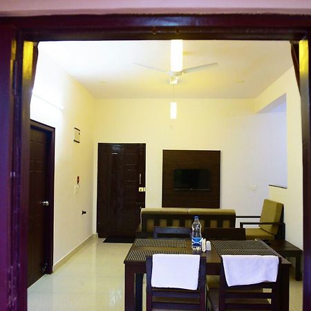 Varsha Enclave- Trinity House Aparthotel Mysore Bagian luar foto