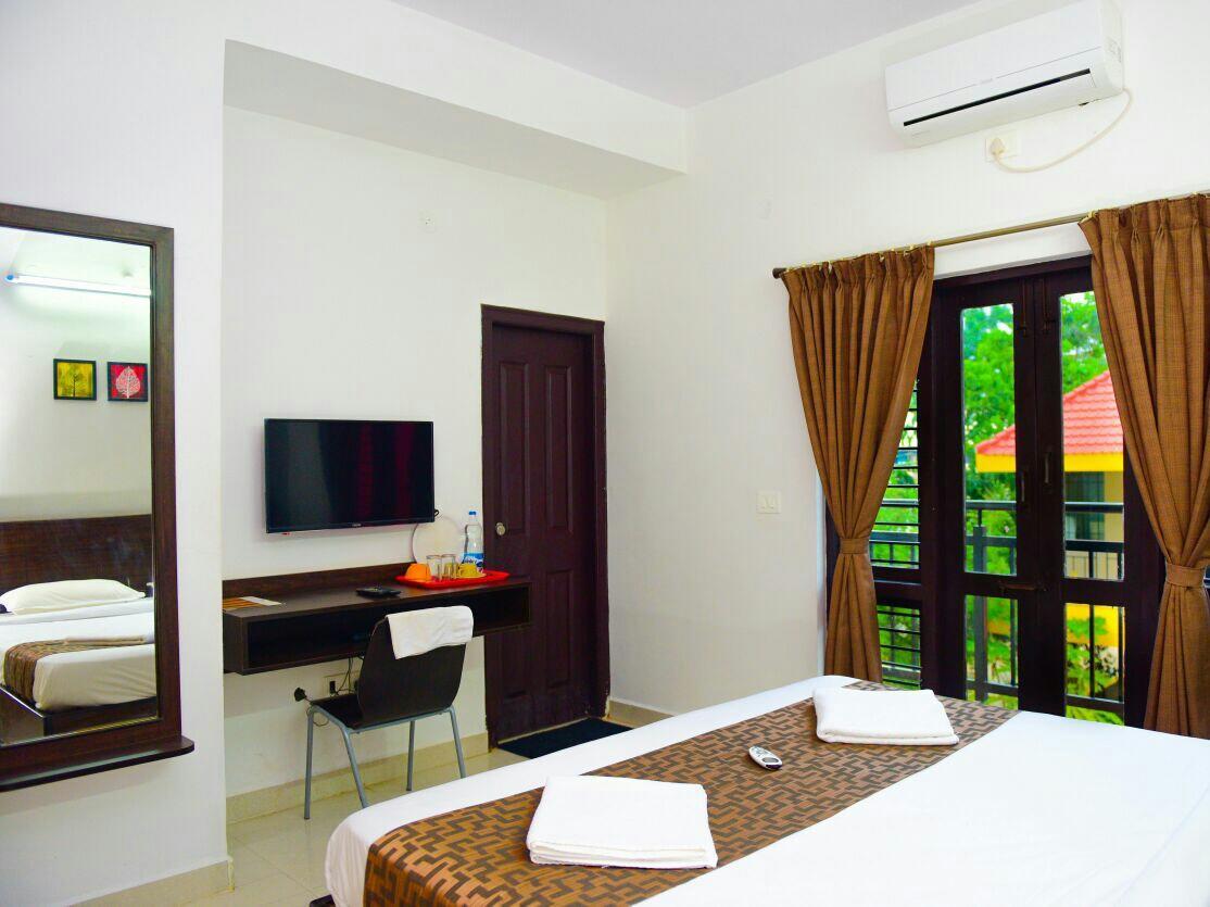 Varsha Enclave- Trinity House Aparthotel Mysore Bagian luar foto