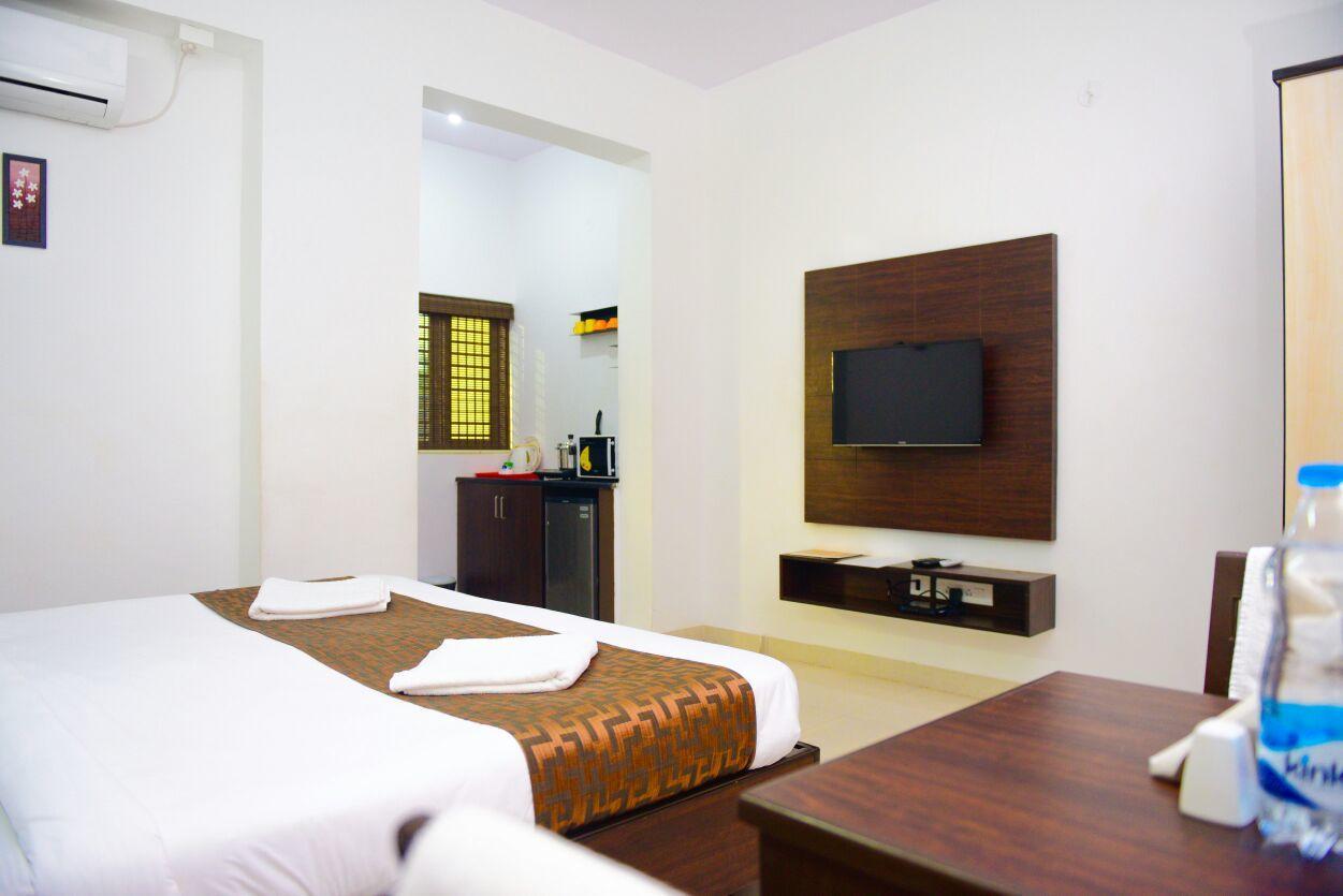 Varsha Enclave- Trinity House Aparthotel Mysore Bagian luar foto